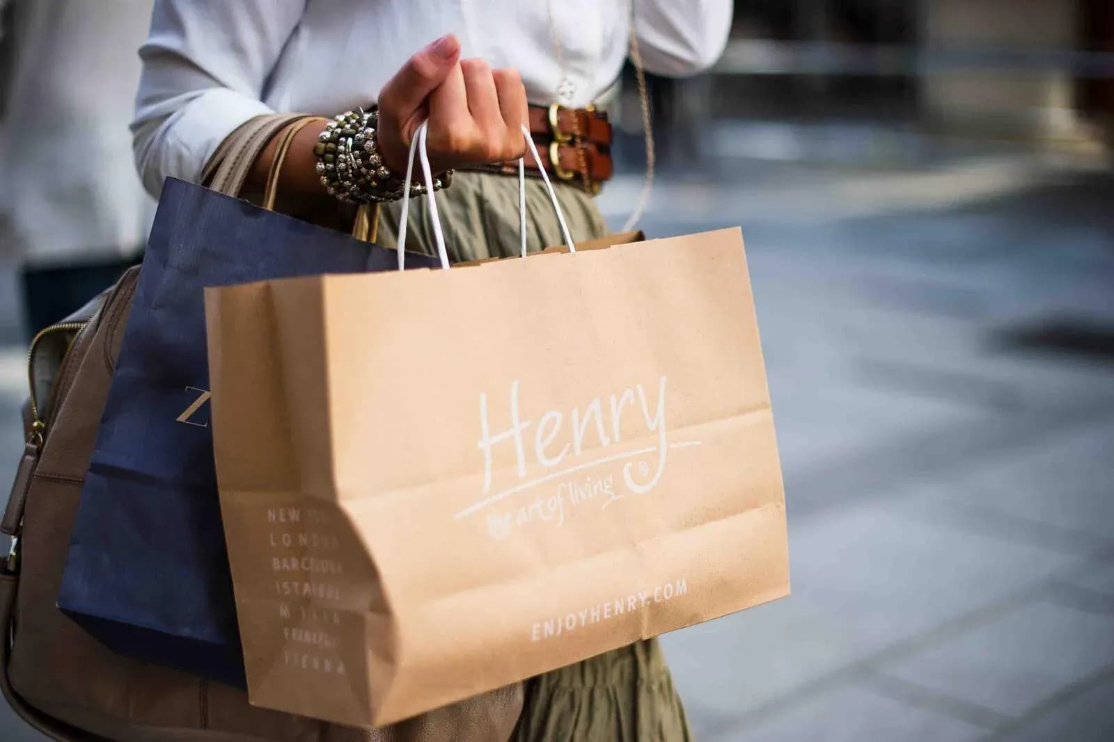 Shopping addictions and Black Friday: Our guide